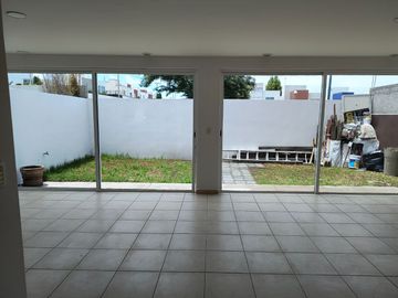 CASA EN VENTA EN METEPEC FRACC. BANUS