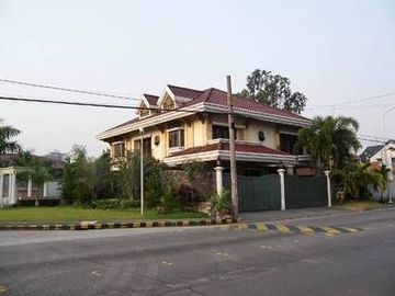 For Sale: 5 Bedrooms Corner House and Lot in Acropolis Green Subdivision, Quezon City