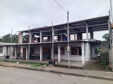 Se vende Casa con amplio terreno en Pasaje