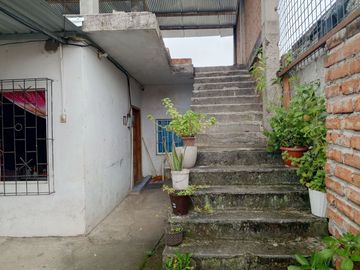 Se vende Casa con amplio terreno en Pasaje