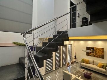 CASA EN VENTA EN MAZATLAN  CON TRIPLE ALTURA EN PRIVADA CON ALBERCA Y ACCESO CONTROLADO A SOLO PASOS DE LA PLAYA (SECTOR CERRITOS) DE TRES RECAMARAS
