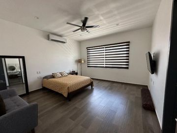 CASA EN VENTA EN MAZATLAN  CON TRIPLE ALTURA EN PRIVADA CON ALBERCA Y ACCESO CONTROLADO A SOLO PASOS DE LA PLAYA (SECTOR CERRITOS) DE TRES RECAMARAS