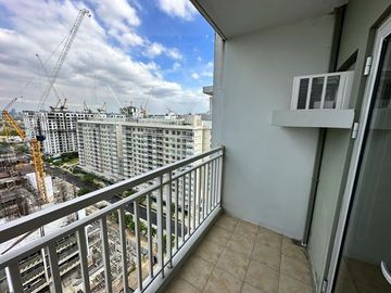 AVIDAARCA15XXT3: For Sale Unfurnished 1 BR with Balcony in Avida Towers One Union Place