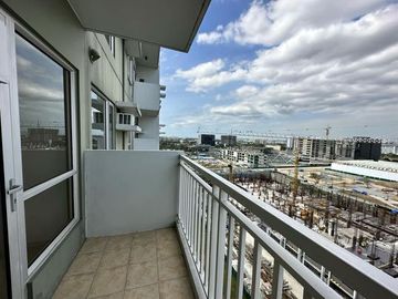 AVIDAARCA15XXT3: For Sale Unfurnished 1 BR with Balcony in Avida Towers One Union Place