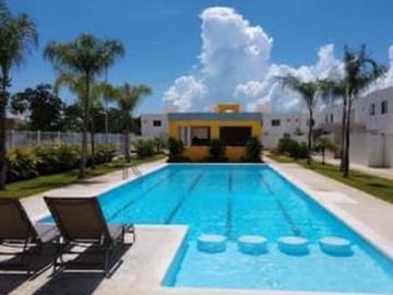 VENTA HERMOSA CASA EN PLAYA DEL CARMEN, PASEO DE LOS OLIVOS, Q. ROO