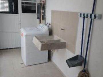 VENTA HERMOSA CASA EN PLAYA DEL CARMEN, PASEO DE LOS OLIVOS, Q. ROO