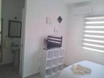 VENTA HERMOSA CASA EN PLAYA DEL CARMEN, PASEO DE LOS OLIVOS, Q. ROO