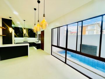 For Sale Newly Made Beautiful Modern 2 storey House in Greenwoods Executive Village