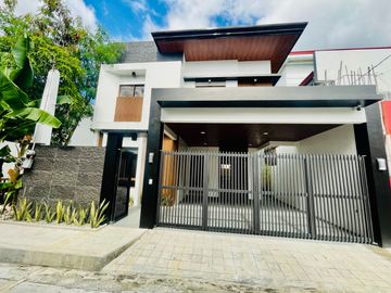 For Sale Newly Made Beautiful Modern 2 storey House in Greenwoods Executive Village
