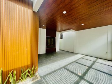 For Sale Newly Made Beautiful Modern 2 storey House in Greenwoods Executive Village