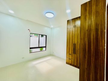 For Sale Newly Made Beautiful Modern 2 storey House in Greenwoods Executive Village