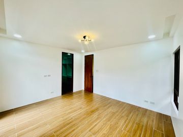 For Sale Newly Made Beautiful Modern 2 storey House in Greenwoods Executive Village