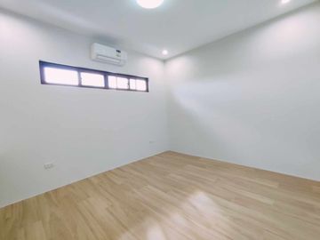 For Sale Newly Built Stylish Design 3 storey House in Greenwoods Executive Village