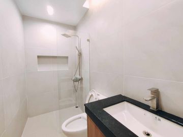 For Sale Newly Built Stylish Design 3 storey House in Greenwoods Executive Village