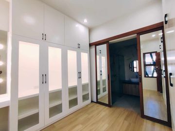 For Sale Newly Built Stylish Design 3 storey House in Greenwoods Executive Village