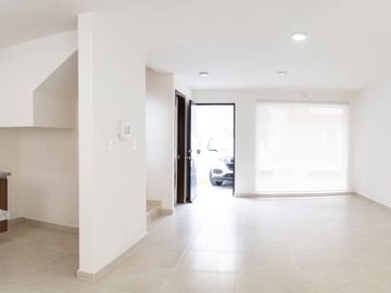 casa de 3 rec y 2 autos en fraccionamiento con vigilancia