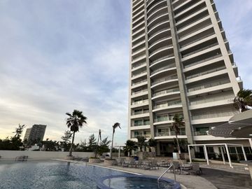 EN VENTA DEPARTAMENTO FRENTE AL MAR EN MAZATLAN DE TRES RECAMARAS (SECTOR CERRITOS) TORRE ESCONDIDO TOWER, CON ALBERCA, CANCHA DE PADEL, GYM, 193 M2