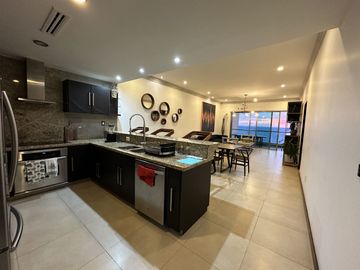 EN VENTA DEPARTAMENTO FRENTE AL MAR EN MAZATLAN DE TRES RECAMARAS (SECTOR CERRITOS) TORRE ESCONDIDO TOWER, CON ALBERCA, CANCHA DE PADEL, GYM, 193 M2