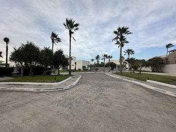 EN VENTA DEPARTAMENTO FRENTE AL MAR EN MAZATLAN DE TRES RECAMARAS (SECTOR CERRITOS) TORRE ESCONDIDO TOWER, CON ALBERCA, CANCHA DE PADEL, GYM, 193 M2