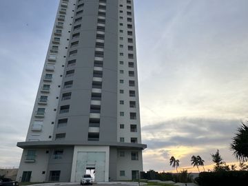 EN VENTA DEPARTAMENTO FRENTE AL MAR EN MAZATLAN DE TRES RECAMARAS (SECTOR CERRITOS) TORRE ESCONDIDO TOWER, CON ALBERCA, CANCHA DE PADEL, GYM, 193 M2