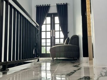 Rumah Dijual Di Cimanggis Depok Rumah Eropa +Rooftop Murah Tanpa DP 3 menit ke LRT Harjamukti Depok