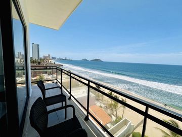 EN VENTA DEPARTAMENTO FRENTE AL MAR EN MAZATLÁN (SECTOR CERRITOS), DE DOS RECAMARAS C/U CON BAÑO COMPLETO, ALBERCA, SAUNA, GYM Y VISTA HERMOSA AL MAR