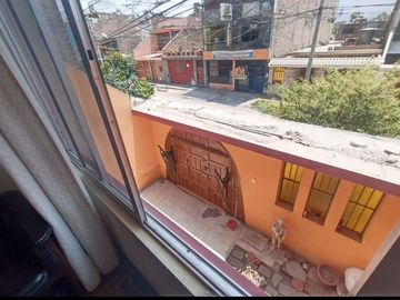 CASA AMPLIA EN VENTA EN COMAS
