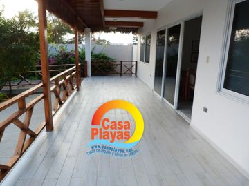 Casa Frente Al Mar de Venta en La Via a Data / Posorja, Playas Villamil