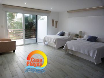 Casa Frente Al Mar de Venta en La Via a Data / Posorja, Playas Villamil