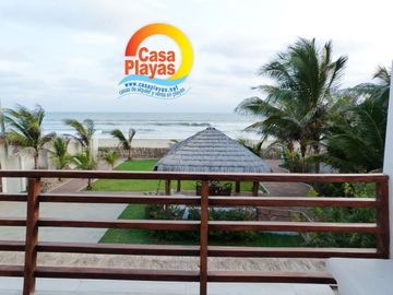 Casa Frente Al Mar de Venta en La Via a Data / Posorja, Playas Villamil