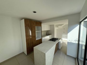 EN VENTA CASA EN CULIACAN EN BOSQUES DEL REY (EN PRIVADA PARAISO CON ALBERCA Y ASADOR), DE 3 RECAMARAS Y EQUIPADA CON COCINA, MINISPLIT Y CLOSET