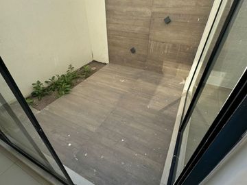 EN VENTA CASA EN CULIACAN EN BOSQUES DEL REY (EN PRIVADA PARAISO CON ALBERCA Y ASADOR), DE 3 RECAMARAS Y EQUIPADA CON COCINA, MINISPLIT Y CLOSET