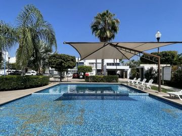 EN VENTA CASA EN CULIACAN EN BOSQUES DEL REY (EN PRIVADA PARAISO CON ALBERCA Y ASADOR), DE 3 RECAMARAS Y EQUIPADA CON COCINA, MINISPLIT Y CLOSET