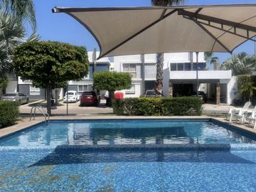 EN VENTA CASA EN CULIACAN EN BOSQUES DEL REY (EN PRIVADA PARAISO CON ALBERCA Y ASADOR), DE 3 RECAMARAS Y EQUIPADA CON COCINA, MINISPLIT Y CLOSET