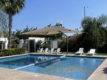 EN VENTA CASA EN CULIACAN EN BOSQUES DEL REY (EN PRIVADA PARAISO CON ALBERCA Y ASADOR), DE 3 RECAMARAS Y EQUIPADA CON COCINA, MINISPLIT Y CLOSET