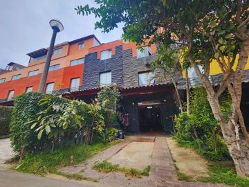 VENDO CASA DE 4 PISOS PUERTA DE HIERRO ATE
