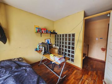 VENDO CASA DE 4 PISOS PUERTA DE HIERRO ATE