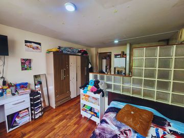 VENDO CASA DE 4 PISOS PUERTA DE HIERRO ATE