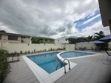 Casa en venta urbanizacion Portofino via la costa