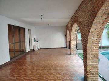 CASA EN VENTA EN CIUDAD DEL SOL, IDEAL REMODELAR U OFICINAS
