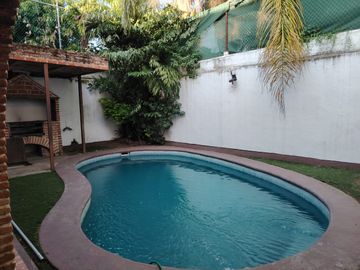 CASA EN VENTA EN CIUDAD DEL SOL, IDEAL REMODELAR U OFICINAS