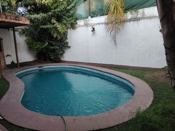 CASA EN VENTA EN CIUDAD DEL SOL, IDEAL REMODELAR U OFICINAS