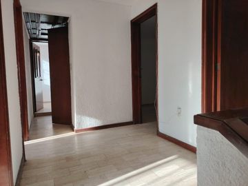 CASA EN VENTA EN CIUDAD DEL SOL, IDEAL REMODELAR U OFICINAS