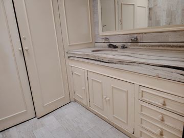 CASA EN VENTA EN CIUDAD DEL SOL, IDEAL REMODELAR U OFICINAS