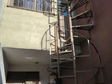 CASA EN VENTA EN CIUDAD DEL SOL, IDEAL REMODELAR U OFICINAS
