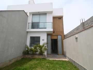 VENDO 2 CASAS DE PLAYA DE  200 M² 3 PISOS CON PISCINA, BUJAMA BAJA.