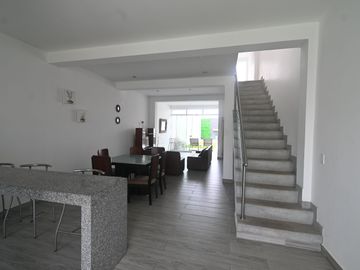 VENDO 2 CASAS DE PLAYA DE  200 M² 3 PISOS CON PISCINA, BUJAMA BAJA.