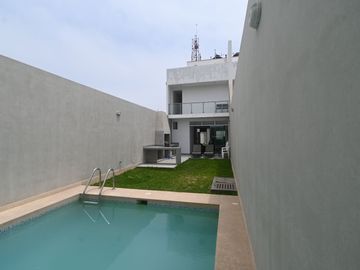 VENDO 2 CASAS DE PLAYA DE  200 M² 3 PISOS CON PISCINA, BUJAMA BAJA.
