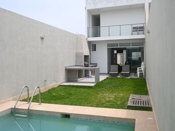 VENDO 2 CASAS DE PLAYA DE  200 M² 3 PISOS CON PISCINA, BUJAMA BAJA.