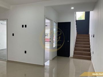 CASA NUEVA EN ESQUINA CON 3 RECÁMARAS